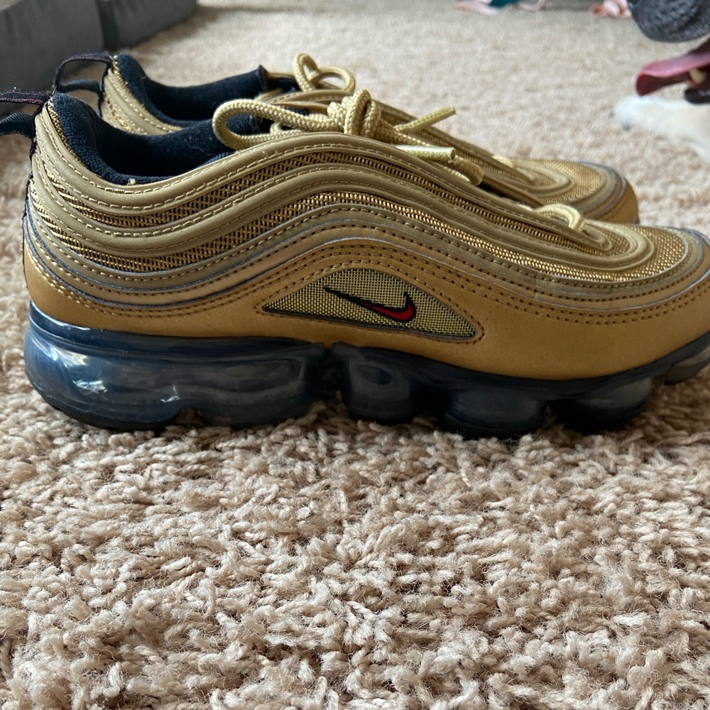 Nike vapor max size 5
